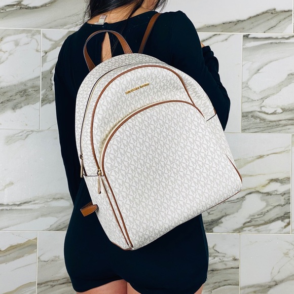 NWT Michael Kors Large Abbey Backpack - Picture 3 of 8